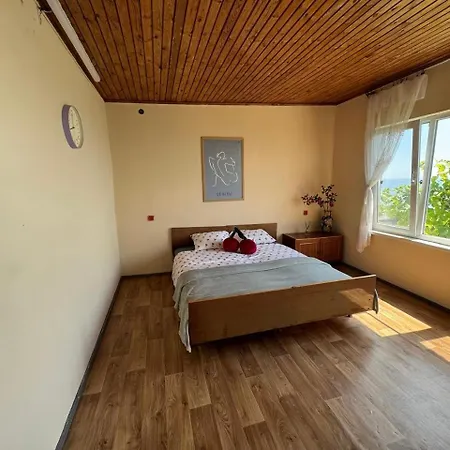 Apartment у моря кораблик