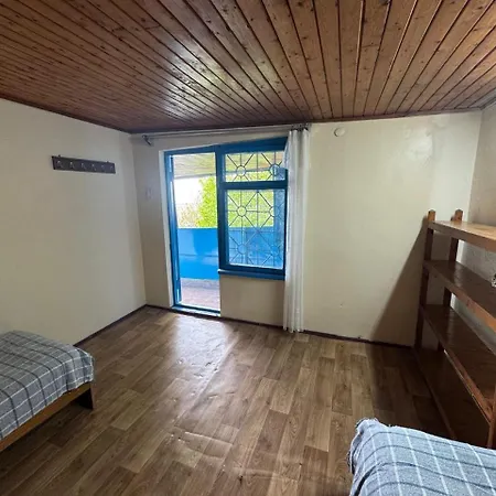 у моря кораблик Apartment