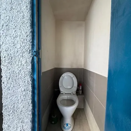 у моря кораблик Apartment Odesa